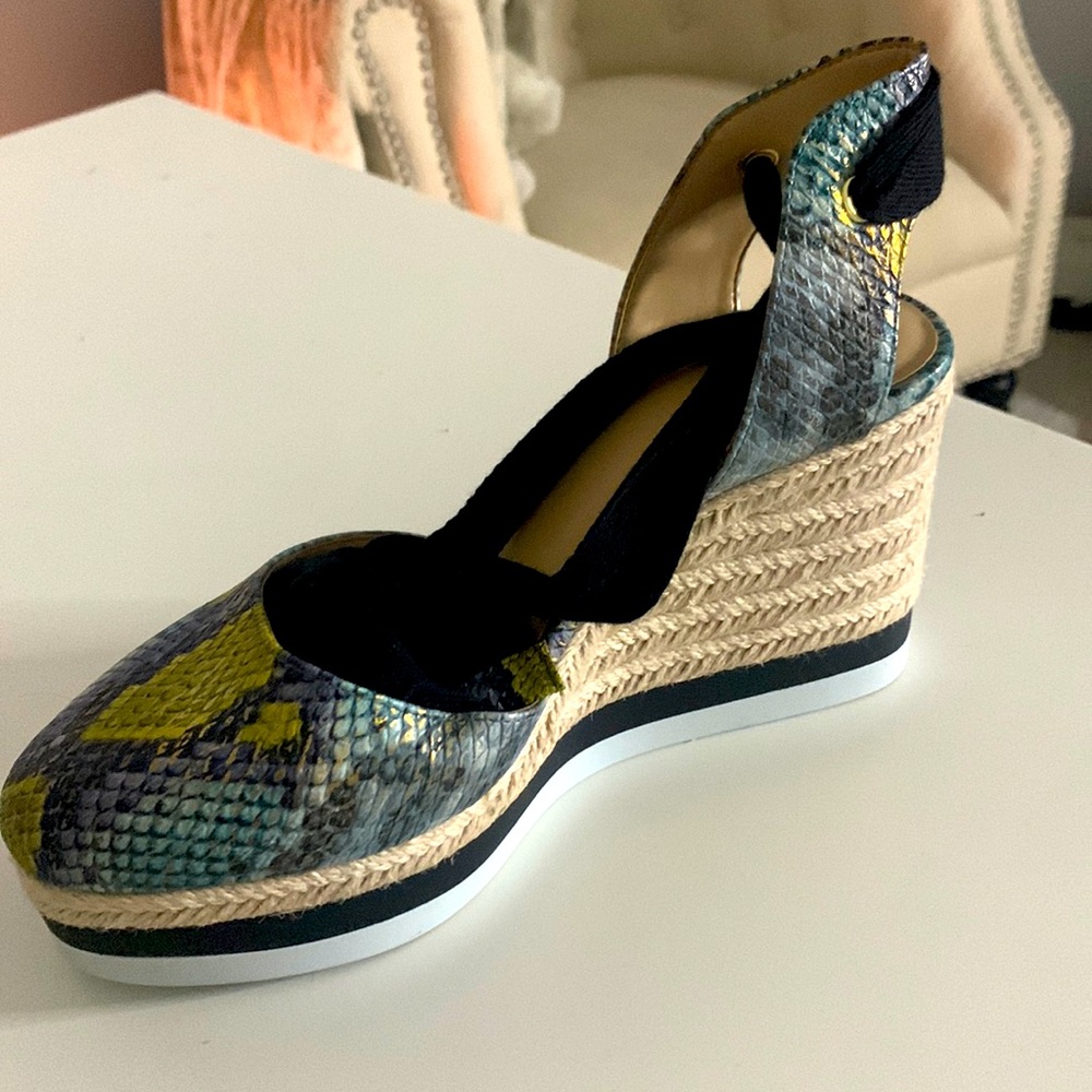 JLO Wedges (never worn- only tried on)